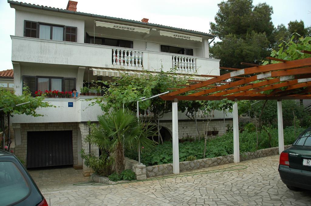 Apartments Jurina 2 Krk Town Buitenkant foto