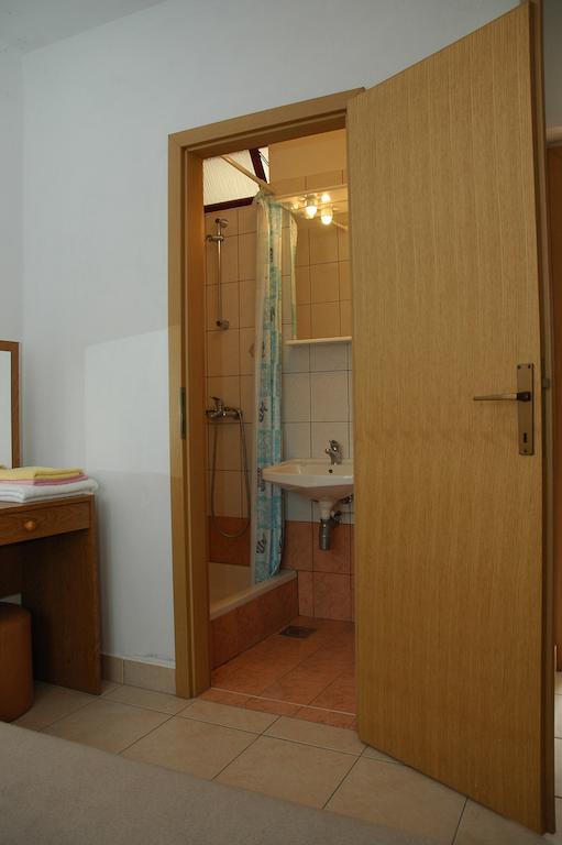Apartments Jurina 2 Krk Town Kamer foto