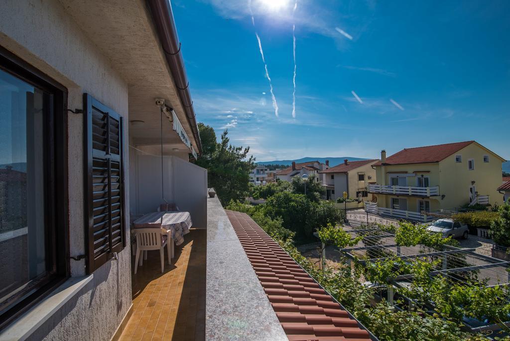 Apartments Jurina 2 Krk Town Buitenkant foto